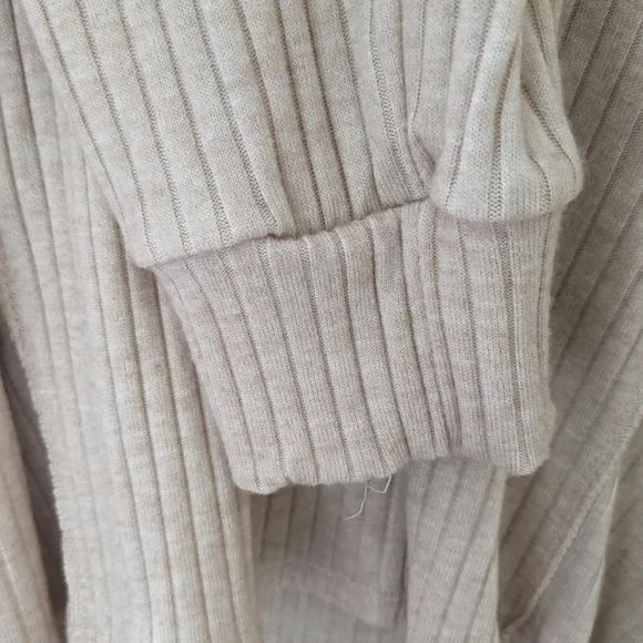 Sweater - Picture 2 of 4